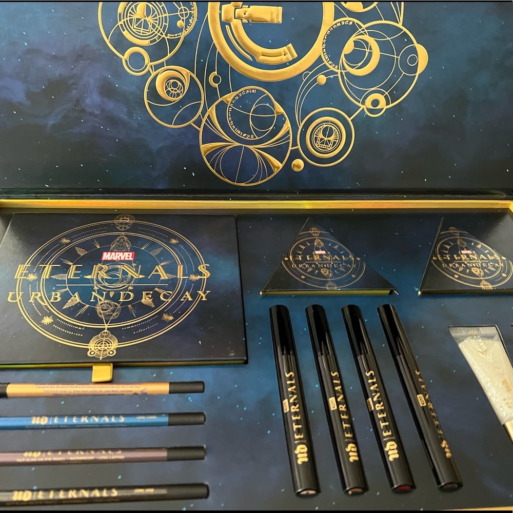 Brand new in Box - Urban Decay x Marvel Studio Eternals Vault